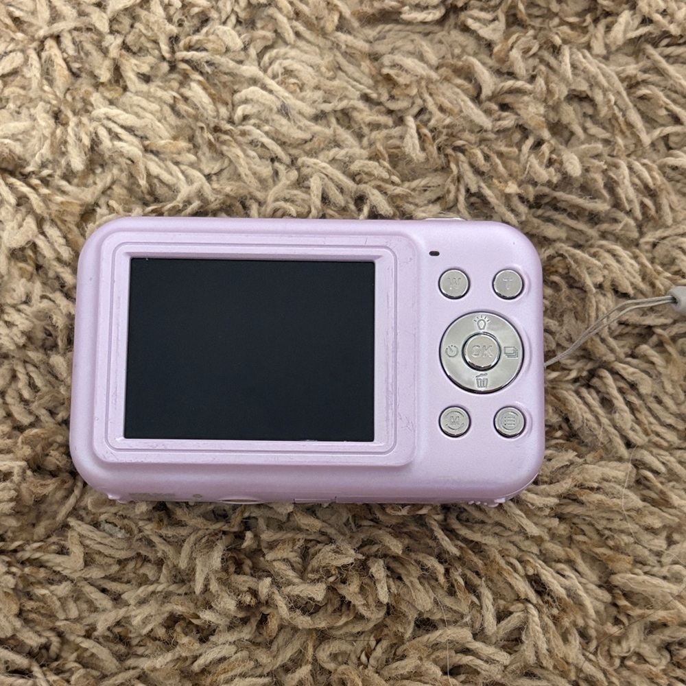 cute purple digi cam!!